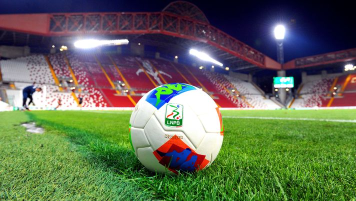 TRIESTE, ITALY - AUGUST 12: Official match ball is seen on the pitch prior to the Serie B Playoffs match between Pordenonde Calcio and Frosinone Calcio at Stadio Nereo Rocco on August 12, 2020 in Trieste, Italy. (Photo by Getty Images/Getty Images for Lega Serie B) 
