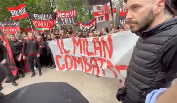 Milan, il messaggio della Curva: 'Il Milan combatte' | PM VIDEO