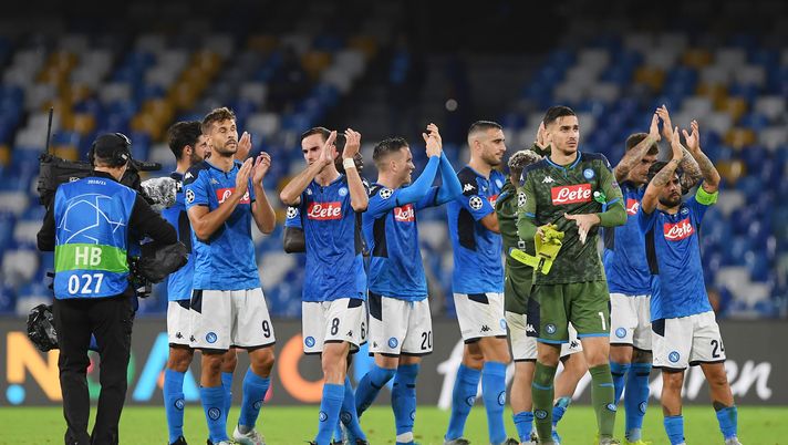 NAPLES, ITALY - NOVEMBER 05: SSC Napoli players applaud their supporters after the UEFA Champions League group E match between SSC Napoli and RB Salzburg at Stadio San Paolo on November 05, 2019 in Naples, Italy. (Photo by Francesco Pecoraro/Getty Images) NAPLES, ITALY - NOVEMBER 05: SSC Napoli players applaud their supporters after the UEFA Champions League group E match between SSC Napoli and RB Salzburg at Stadio San Paolo on November 05, 2019 in Naples, Italy. (Photo by Francesco Pecoraro/Getty Images)