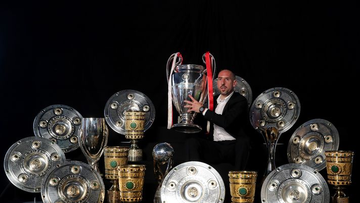 MUNICH, GERMANY - MAY 28: Franck Ribery poses for a picture with all his trophys won with the FC Bayern Muenchen team during an event at FCB Erlebniswelt on May 28, 2019 in Munich, Germany. at FCB Erlebniswelt on May 28, 2019 in Munich, Germany. (Photo by Alexander Hassenstein/Bongarts/Getty Images) MUNICH, GERMANY - MAY 28: Franck Ribery poses for a picture with all his trophys won with the FC Bayern Muenchen team during an event at FCB Erlebniswelt on May 28, 2019 in Munich, Germany. at FCB Erlebniswelt on May 28, 2019 in Munich, Germany. (Photo by Alexander Hassenstein/Bongarts/Getty Images)