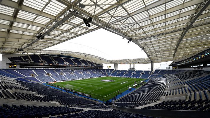 PORTO, PORTUGAL - FEBRUARY 27: A general view inside the stadium prior to the UEFA Europa League round of 32 second leg match between FC Porto and Bayer 04 Leverkusen at Estadio do Dragao on February 27, 2020 in Porto, Portugal. (Photo by Octavio Passos/Getty Images) PORTO, PORTUGAL - FEBRUARY 27: A general view inside the stadium prior to the UEFA Europa League round of 32 second leg match between FC Porto and Bayer 04 Leverkusen at Estadio do Dragao on February 27, 2020 in Porto, Portugal. (Photo by Octavio Passos/Getty Images)