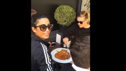 VIDEO / Reunion di veline a Milano: Vieri e Pucci a pranzo con Costanza. E c’è la Nargi