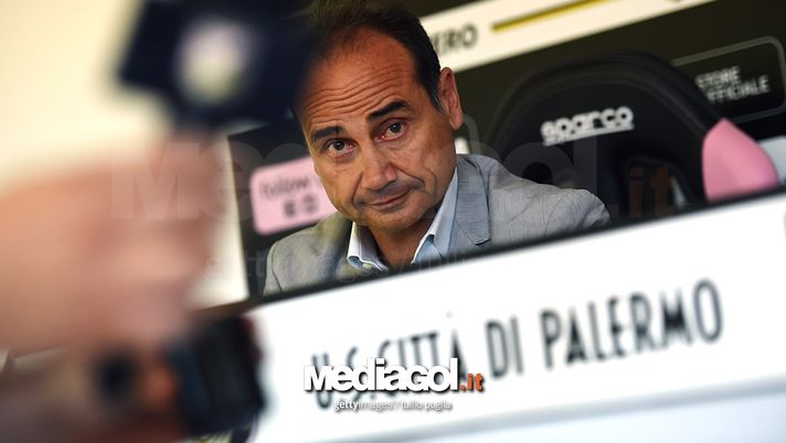 PALERMO, ITALY - AUGUST 07:  Sport Director Fabio Lupo answers questions during the presentation of Pawel Dawidowicz as new player of US Citta' di Palermo at Campo Tenente Onorato on August 7, 2017 in Palermo, Italy.  (Photo by Tullio M. Puglia/Getty Images)  Lupo
