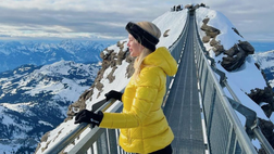 Lady Lopez vacanza con la neve. Daniela sfila a 3000 metri di altezza