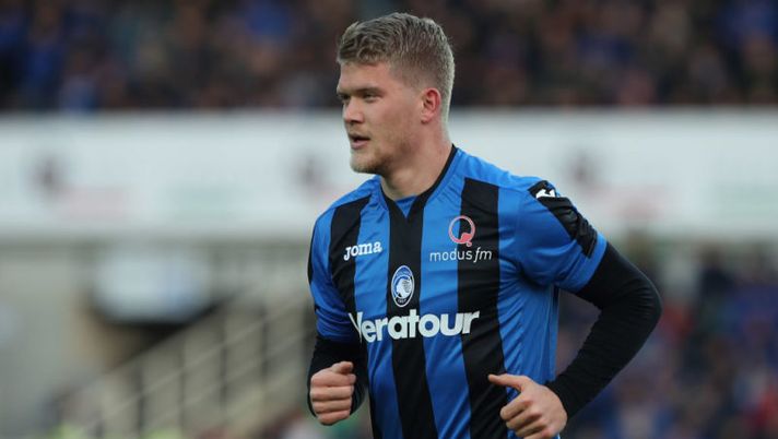 BERGAMO, ITALY - FEBRUARY 04: Andreas Cornelius of Atalanta BC looks on during the serie A match between Atalanta BC and AC Chievo Verona at Stadio Atleti Azzurri d'Italia on February 4, 2018 in Bergamo, Italy. (Photo by Marco Luzzani/Getty Images) FORMAZIONI UFFICIALI – Crotone-Atalanta: novità Cornelius per Gasperini - immagine 1