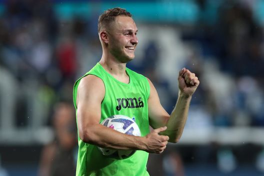 BERGAMO, ITALY - SEPTEMBER 01: Teun Koopmeiners of Atalanta BC celebrates scoring a hat-trick followingthe Serie A match between Atalanta BC and Torino FC at Gewiss Stadium on September 01, 2022 in Bergamo, Italy. (Photo by Emilio Andreoli/Getty Images) Ansia Atalanta: perde una pedina fondamentale e con la Fiorentina…- immagine 2