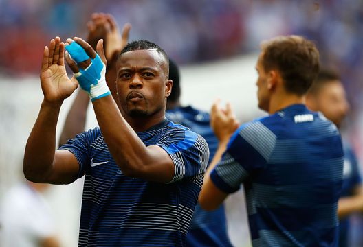 (Photo by Clive Rose/Getty Images) Scaramucce Evra-Guardiola: il francese attacca Pep: “Vuole controllare tutti”- immagine 2