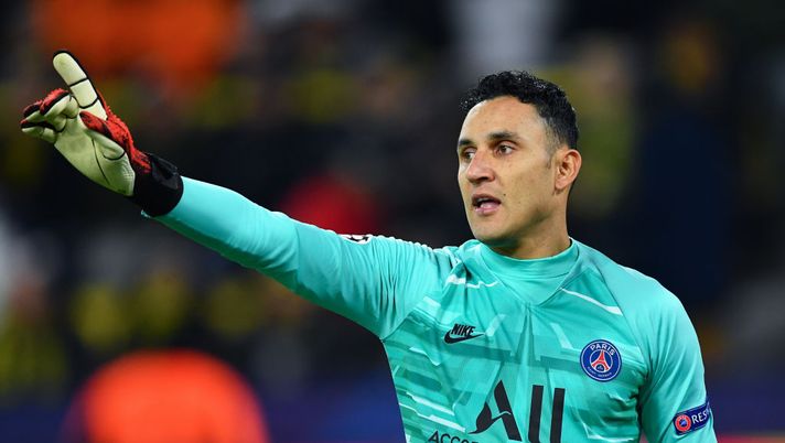 DORTMUND, GERMANY - FEBRUARY 18: Keylor Navas of Paris Saint German in action during the UEFA Champions League round of 16 first leg match between Borussia Dortmund and Paris Saint-Germain at Signal Iduna Park on February 18, 2020 in Dortmund, Germany. (Photo by Stuart Franklin/Bongarts/Getty Images) DORTMUND, GERMANY - FEBRUARY 18: Keylor Navas of Paris Saint German in action during the UEFA Champions League round of 16 first leg match between Borussia Dortmund and Paris Saint-Germain at Signal Iduna Park on February 18, 2020 in Dortmund, Germany. (Photo by Stuart Franklin/Bongarts/Getty Images)