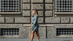 Costanza Caracciolo si mimetizza…con la città: “In pendant con le finestre!”