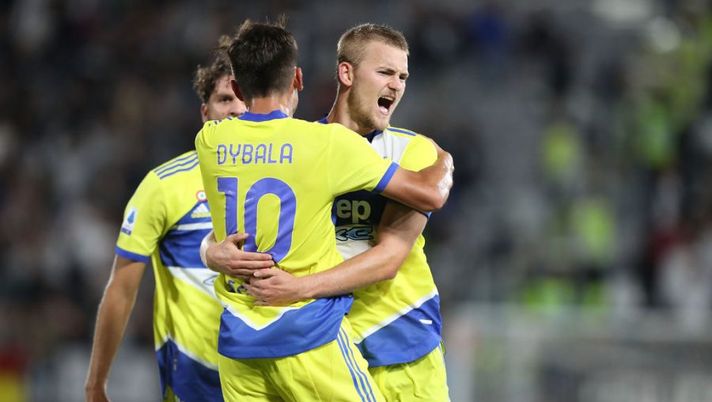 LA SPEZIA, ITALY - SEPTEMBER 22: Matthijs De Ligt of Juventus celebrates after scoring a goal during the Serie A match between Spezia Calcio v Juventus at Stadio Alberto Picco on September 22, 2021 in La Spezia, Italy. (Photo by Gabriele Maltinti/Getty Images) Matt Law: “De Ligt è in cima alla lista di Tuchel. Boehly gli ha messo a disposizione…” - immagine 1