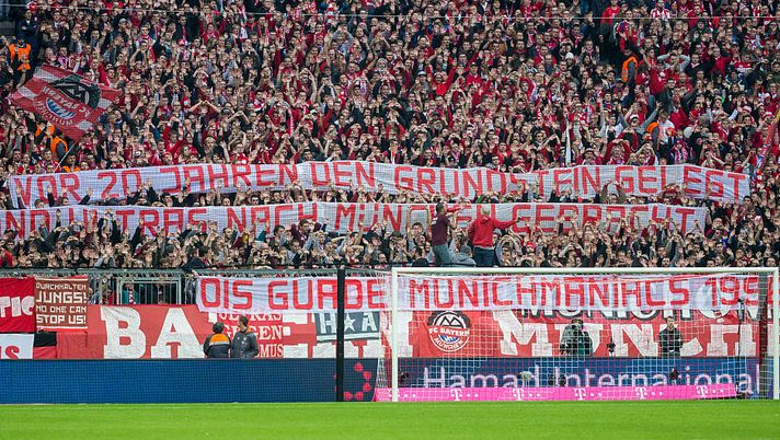 MUNICH, GERMANY - NOVEMBER 05: Supporter of FC Bayern Munich show a sign "Vor 20 Jahren den Grundstein gelegt und Ultras nach München gebracht" during the Bundesliga match between Bayern Muenchen and TSG 1899 Hoffenheim at Allianz Arena on November 5, 2016 in Munich, Germany. (Photo by Marc Mueller/Bongarts/Getty Images) MUNICH, GERMANY - NOVEMBER 05: Supporter of FC Bayern Munich show a sign "Vor 20 Jahren den Grundstein gelegt und Ultras nach München gebracht" during the Bundesliga match between Bayern Muenchen and TSG 1899 Hoffenheim at Allianz Arena on November 5, 2016 in Munich, Germany. (Photo by Marc Mueller/Bongarts/Getty Images)