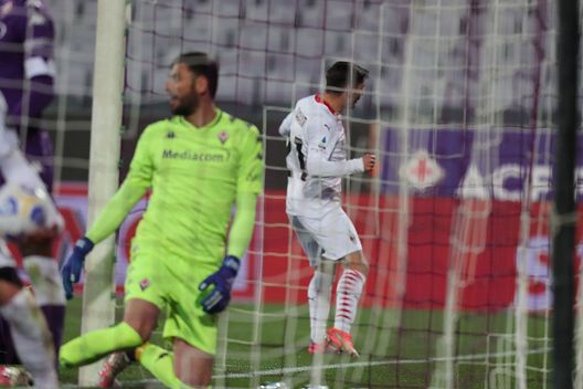 Brahim Diaz esulta dopo la rete alla Fiorentina Brahim Diaz esulta dopo la rete alla Fiorentina