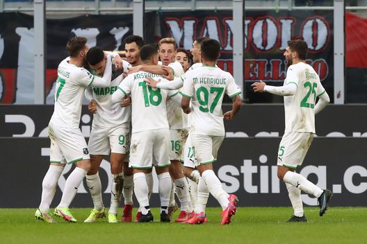 (Photo by Marco Luzzani/Getty Images) Del Genio: “Sassuolo-Napoli vi svelo quale sarà la chiave tattica del match”- immagine 2