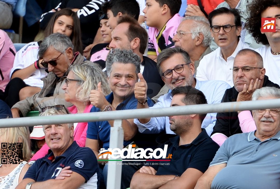 FOTOTIFO Palermo-Sudtirol 0-1, i tifosi allo Stadio “Renzo Barbera” (GALLERY) - immagine 9