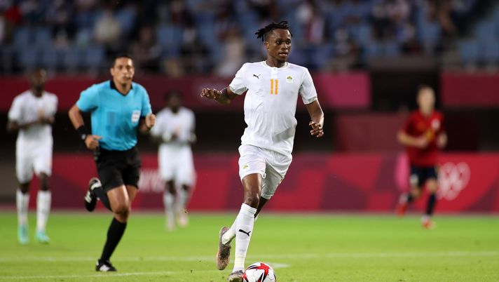 RIFU, MIYAGI, JAPAN - JULY 31: Christian Kouame #11 of Team Ivory Coast runs with the ball during the Men's Quarter Final match between Spain and Cote d'Ivoire on day eight of the Tokyo 2020 Olympic Games at Miyagi Stadium on July 31, 2021 in Rifu, Miyagi, Japan. (Photo by Koki Nagahama/Getty Images) Coppa d’Africa: Kouame torna in Belgio, Costa d’Avorio eliminata (da un ex viola) - immagine 1