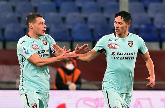  GENOA, ITALY - NOVEMBER 04: Sasa Lukic and Andrea Belotti of Torino FC celebrates after first score during the Serie A match between Genoa CFC and Torino FC at Stadio Luigi Ferraris on November 4, 2020 in Genoa, Italy. (Photo by Paolo Rattini/Getty Images) 