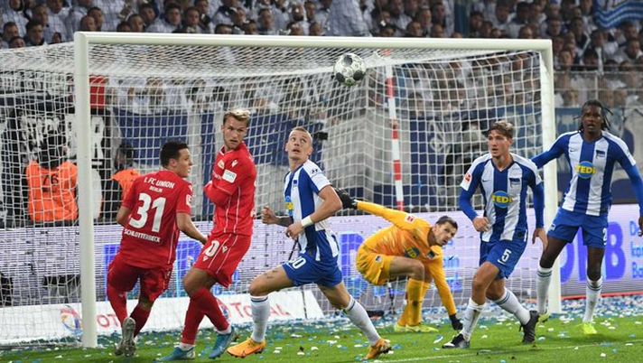 Derby di Berlino con 2000 tifosi e senza bomber: Bobic “Hertha, gioca con il coltello fra i denti!” Derby di Berlino con 2000 tifosi e senza bomber: Bobic “Hertha, gioca con il coltello fra i denti!” - immagine 1