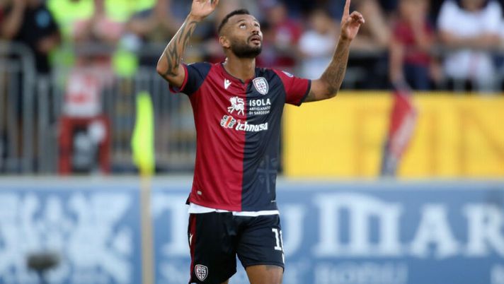 CAGLIARI, ITALY - SEPTEMBER 29: Joao Pedro of Cagliari celebrates his goal 1-0 during the Serie A match between Cagliari Calcio and Hellas Verona at Sardegna Arena on September 29, 2019 in Cagliari, Italy. (Photo by Enrico Locci/Getty Images) Joao Pedro: “Mio figlio mi ha chiesto un gol: mi rimprovera, devo stare attento” - immagine 1