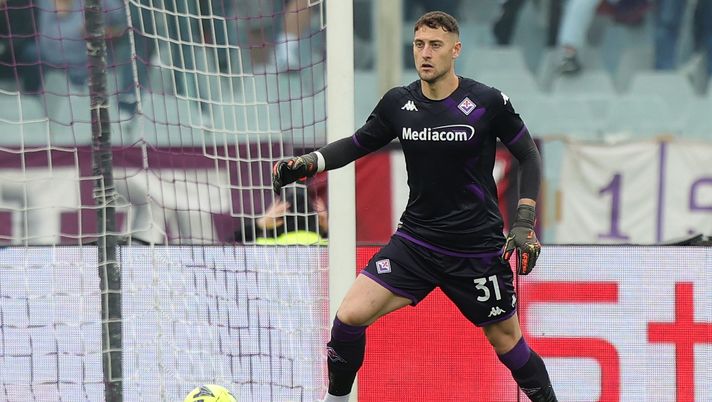 FLORENCE, ITALY - APRIL 30: Michele Cerofolini goalkeeper of ACF Fiorentina in action during the Serie A match between ACF Fiorentina and UC Sampdoria at Stadio Artemio Franchi on April 30, 2023 in Florence, Italy. (Photo by Gabriele Maltinti/Getty Images) Via con il turnover: Italiano cambia tutto contro il Torino - immagine 1