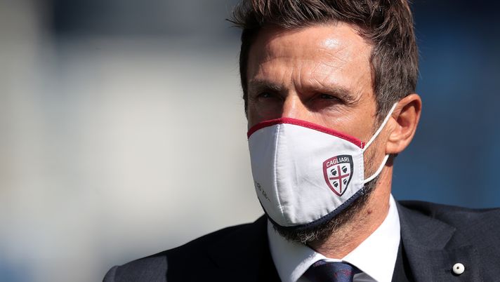 BERGAMO, ITALY - OCTOBER 04: Cagliari Calcio coach Eusebio Di Francesco looks on during the Serie A match between Atalanta BC and Cagliari Calcio at Gewiss Stadium on October 4, 2020 in Bergamo, Italy. (Photo by Emilio Andreoli/Getty Images) BERGAMO, ITALY - OCTOBER 04: Cagliari Calcio coach Eusebio Di Francesco looks on during the Serie A match between Atalanta BC and Cagliari Calcio at Gewiss Stadium on October 4, 2020 in Bergamo, Italy. (Photo by Emilio Andreoli/Getty Images)
