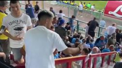 VIDEO Ounas sorrisi in tribuna: foto e video con i tifosi azzurri