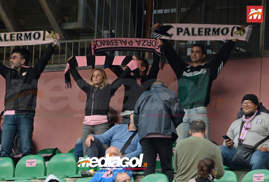 FOTO, i tifosi allo stadio per Palermo – Foggia 3-0 (Gallery) - immagine 37