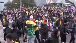 A Melbourne follia australiana: calci, pugni e sputi nella rissa contro i tifosi francesi