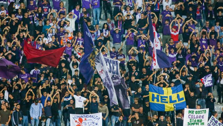 GERMOGLI PH: 27 OTTOBRE 2022 FIRENZE STADIO ARTEMIO FRANCHI CONFERENCE LEAGUE FIORENTINA VS ISTANBUL BASAKSEHIR NELLA FOTO TIFOSI FIESOLE Fiorentina-Salernitana: il dato ufficiale sugli spettatori - immagine 1