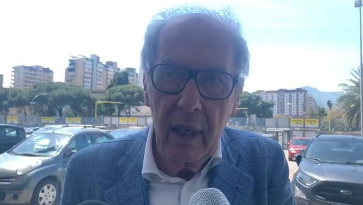 Palermo, il colloquio tra Foschi e la squadra negli spogliatoi: “Basta, faccio di testa mia” Palermo, il colloquio tra Foschi e la squadra negli spogliatoi: “Basta, faccio di testa mia”