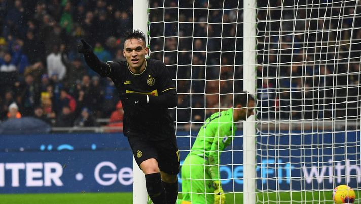 MILAN, ITALY - DECEMBER 01: Lautaro Martinez of FC Internazionale celebrates after scoring the second goal during the Serie A match between FC Internazionale and SPAL at Stadio Giuseppe Meazza on December 1, 2019 in Milan, Italy. (Photo by Claudio Villa - Inter/Inter via Getty Images) MILAN, ITALY - DECEMBER 01: Lautaro Martinez of FC Internazionale celebrates after scoring the second goal during the Serie A match between FC Internazionale and SPAL at Stadio Giuseppe Meazza on December 1, 2019 in Milan, Italy. (Photo by Claudio Villa - Inter/Inter via Getty Images)