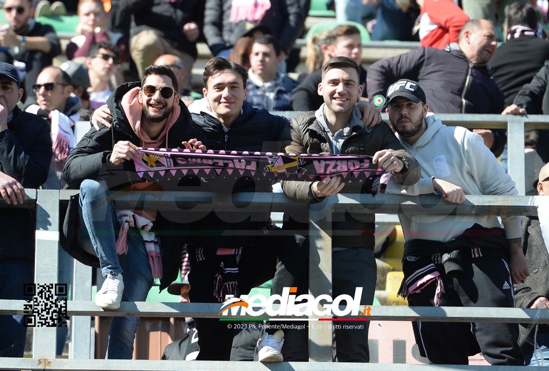 FOTOTIFO Palermo-Frosinone 1-1, i tifosi allo Stadio “Renzo Barbera” (Gallery) - immagine 15