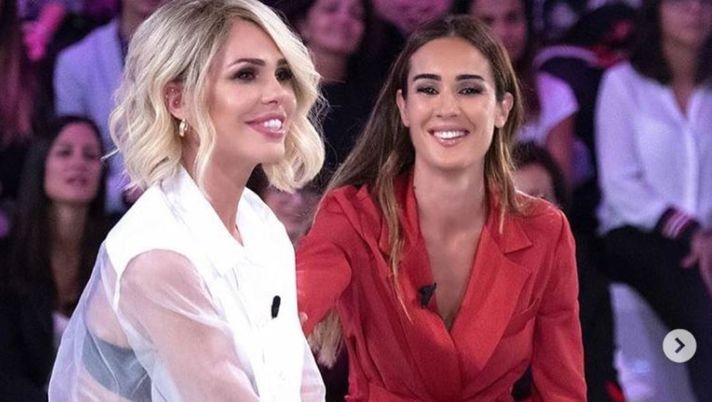 Ilary Blasi sciocca tutti: “Ora posso dirlo, porto la parrucca. Io e Totti? Il segreto…” Ilary Blasi sciocca tutti: “Ora posso dirlo, porto la parrucca. Io e Totti? Il segreto…”