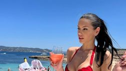 Antonella Fiordelisi, cartolina da urlo da Ibiza: il bikini è mozzafiato