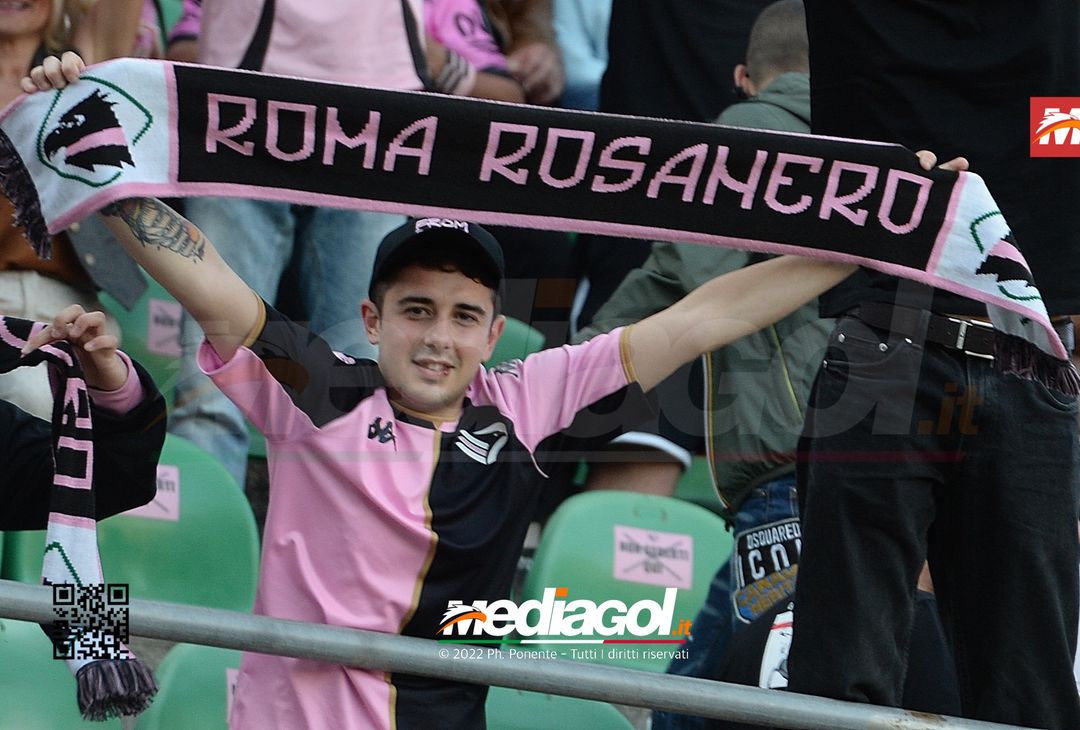 Fototifo, i tifosi allo stadio per Palermo-Virtus Entella 2-2 (gallery) - immagine 54