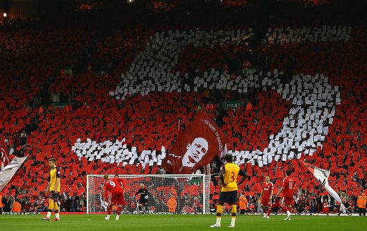 La Kop mostra il numero 5 to per Ray Kennedy (Getty Images)