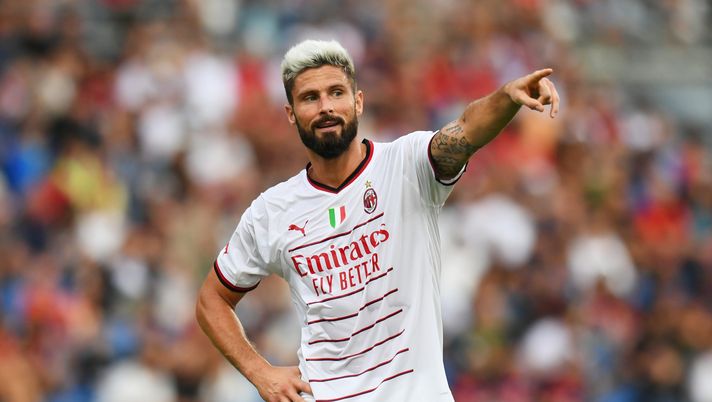 REGGIO NELL'EMILIA, ITALY - AUGUST 30: Olivier Giroud of AC Milan reacts during the Serie A match between US Sassuolo and AC MIlan at Mapei Stadium - Citta' del Tricolore on August 30, 2022 in Reggio nell'Emilia, Italy. (Photo by Alessandro Sabattini/Getty Images)