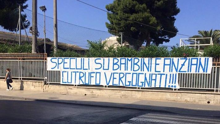 FOTO Siracusa shock: “Presidente, speculi su bimbi e anziani”. Lui: “Consegno la squadra al sindaco” FOTO Siracusa shock: “Presidente, speculi su bimbi e anziani”. Lui: “Consegno la squadra al sindaco”