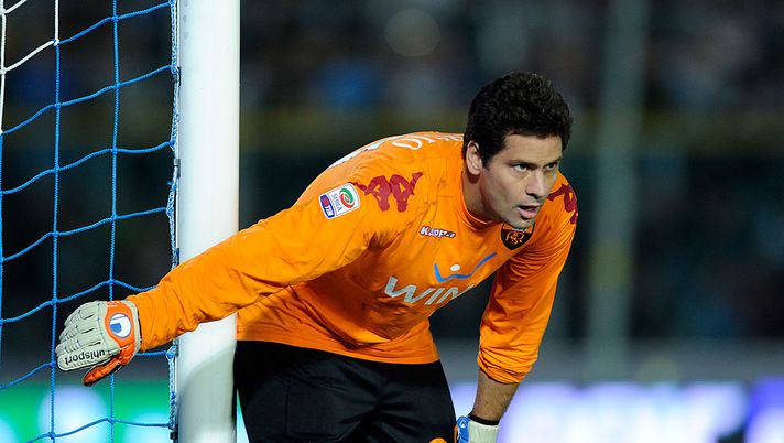 BRESCIA, ITALY - SEPTEMBER 22: Julio Sergio Bertagnoli of AS Roma during the Serie A match between Brescia and Roma at Mario Rigamonti Stadium on September 22, 2010 in Brescia, Italy. (Photo by Claudio Villa/Getty Images) BRESCIA, ITALY - SEPTEMBER 22: Julio Sergio Bertagnoli of AS Roma during the Serie A match between Brescia and Roma at Mario Rigamonti Stadium on September 22, 2010 in Brescia, Italy. (Photo by Claudio Villa/Getty Images)
