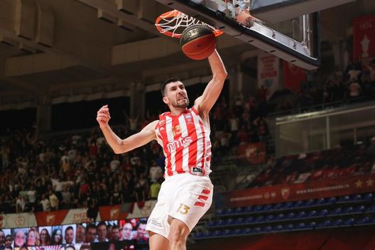 Stella Rossa, incidenti nel derby di basket: multa di 7mila euro e tribune semivuote per 2 partite- immagine 2
