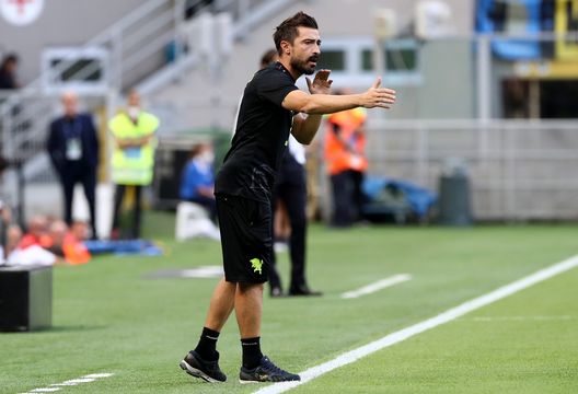 MILAN, ITALY - SEPTEMBER 10: Matteo Paro, Assistant Coach of Torino FC reacts during the Serie A match between FC Internazionale and Torino FC at Stadio Giuseppe Meazza on September 10, 2022 in Milan, Italy. (Photo by Marco Luzzani/Getty Images)