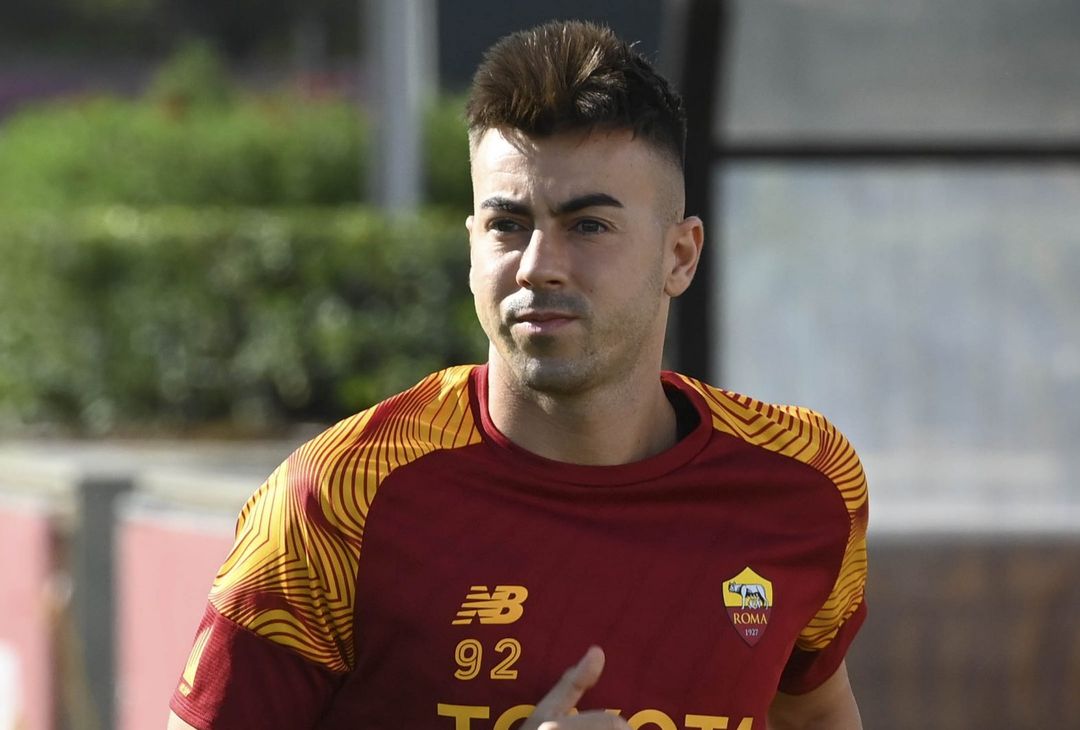 Trigoria, ripresa in vista del Betis: Karsdorp con il gruppo – FOTO GALLERY - immagine 12