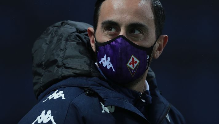 BERGAMO, ITALY - JANUARY 21: ACF Fiorentina head coach Alberto Aquilani looks on prior to the Supercoppa Primavera Tim match between Atalanta BC U19 and ACF Fiorentina U19 at Gewiss Stadium on January 21, 2021 in Bergamo, Italy. (Photo by Emilio Andreoli/Getty Images for Lega Serie A) 