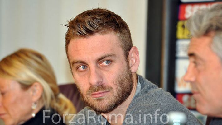 De Rossi concorda con Luis Enrique: “Sono stato disattento, lo rispetto” De Rossi concorda con Luis Enrique: “Sono stato disattento, lo rispetto” - immagine 1