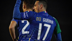 Simone Guerra lancia un messaggio di pace: “No Guerra” sulla sua maglia. E fa doppietta contro la Triestina