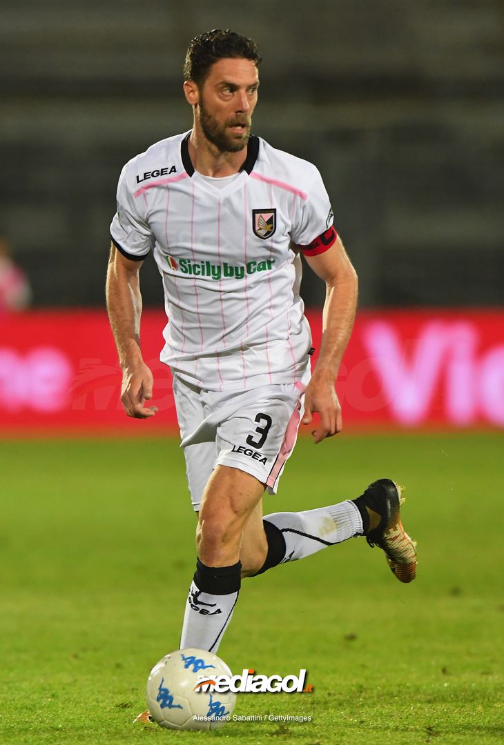  VENICE, ITALY - APRIL 27:  Andrea Rispoli of US Citta di Palermo in action during the serie B match between Venezia FC and US Citta di Palermo at Stadio Pier Luigi Penzo on April 27, 2018 in Venice, Italy.  (Photo by Alessandro Sabattini/Getty Images) 