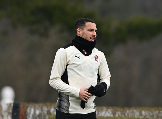 Ismaël Bennacer (centrocampista AC Milan) durante un allenamento a Milanello | Milan News (Getty Images) Ismaël Bennacer AC Milan