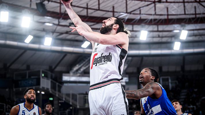 La Virtus vince a Brescia 89 a 77 La Virtus vince a Brescia 89 a 77 - immagine 1