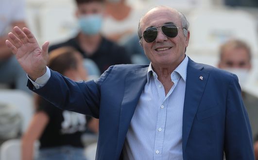 SESTO SAN GIOVANNI, ITALY - SEPTEMBER 11: ACF Fiorentina president Rocco Commisso attends the Primavera 1 match between FC Internazionale U19 and ACF Fiorentina U19 at Stadio Breda on September 11, 2021 in Sesto San Giovanni, Italy. (Photo by Emilio Andreoli - Inter/Inter via Getty Images) SESTO SAN GIOVANNI, ITALY - SEPTEMBER 11: ACF Fiorentina president Rocco Commisso attends the Primavera 1 match between FC Internazionale U19 and ACF Fiorentina U19 at Stadio Breda on September 11, 2021 in Sesto San Giovanni, Italy. (Photo by Emilio Andreoli - Inter/Inter via Getty Images)