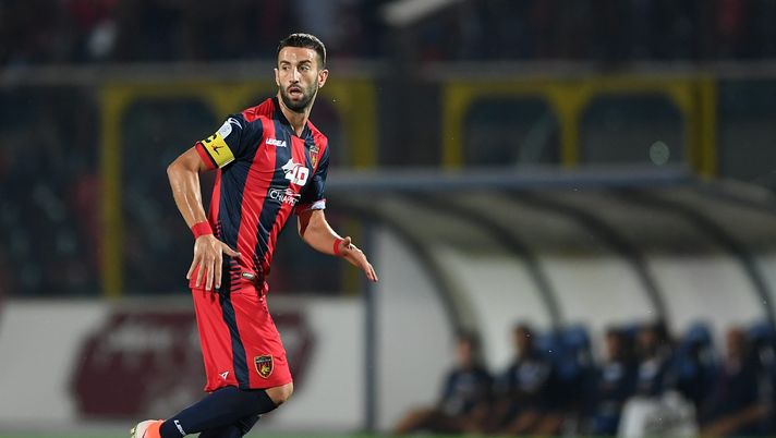 COSENZA, ITALY - AUGUST 31: Angelo Corsi of Cosenza Calcio in action during the Serie B match between Cosenza and Salernitana at Stadio San Vito-Marulla on August 31, 2019 in Cosenza, Italy. (Photo by Francesco Pecoraro/Getty Images) COSENZA, ITALY - AUGUST 31: Angelo Corsi of Cosenza Calcio in action during the Serie B match between Cosenza and Salernitana at Stadio San Vito-Marulla on August 31, 2019 in Cosenza, Italy. (Photo by Francesco Pecoraro/Getty Images)