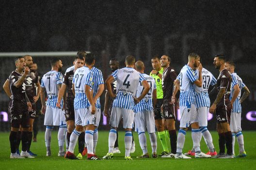 TURIN, ITALY - SEPTEMBER 02: Match suspended for rain during the Serie A match between Torino FC and SPAL at Stadio Olimpico di Torino on September 2, 2018 in Turin, Italy. (Photo by Valerio Pennicino/Getty Images) TURIN, ITALY - SEPTEMBER 02: Match suspended for rain during the Serie A match between Torino FC and SPAL at Stadio Olimpico di Torino on September 2, 2018 in Turin, Italy. (Photo by Valerio Pennicino/Getty Images)